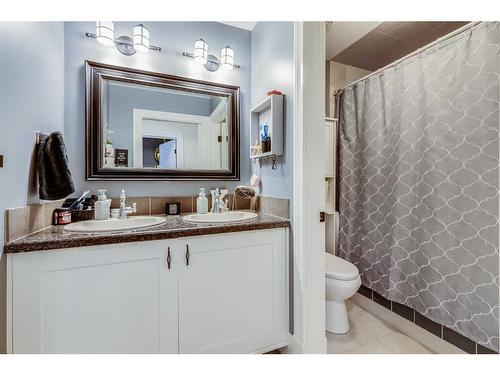 473 Sunset Link, Crossfield, AB - Indoor Photo Showing Bathroom