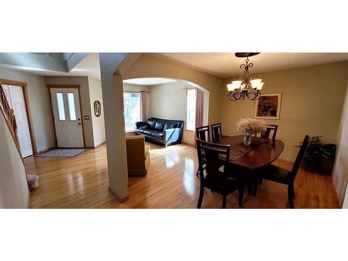 72 Shannon Gardens Sw, Calgary, AB - Indoor Photo Showing Dining Room