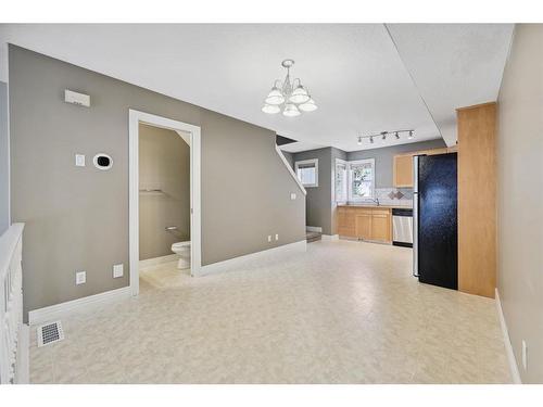 213 Bridlewood Lane Sw, Calgary, AB - Indoor