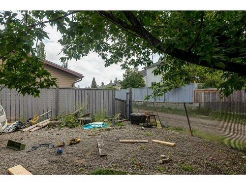 219 10 Avenue Ne, Sundre, AB - Outdoor With Backyard