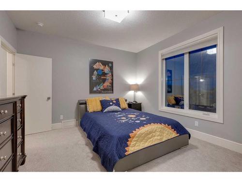 107 Mystic Ridge Park Sw, Calgary, AB - Indoor Photo Showing Bedroom