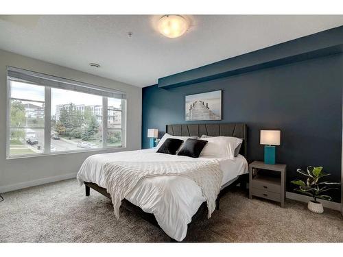 1738 25 Avenue Sw, Calgary, AB - Indoor Photo Showing Bedroom