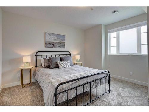 1738 25 Avenue Sw, Calgary, AB - Indoor Photo Showing Bedroom