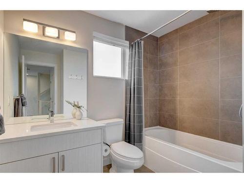 1738 25 Avenue Sw, Calgary, AB - Indoor Photo Showing Laundry Room