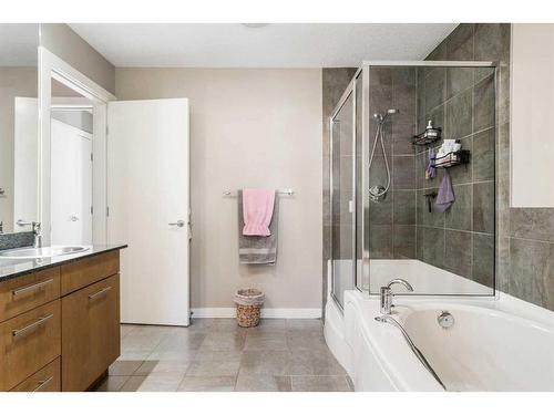 164 9 Street Ne, Calgary, AB - Indoor Photo Showing Bathroom