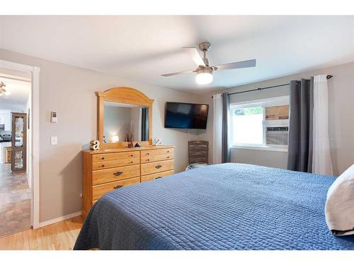 810 Brentwood Crescent, Strathmore, AB - Indoor Photo Showing Bedroom