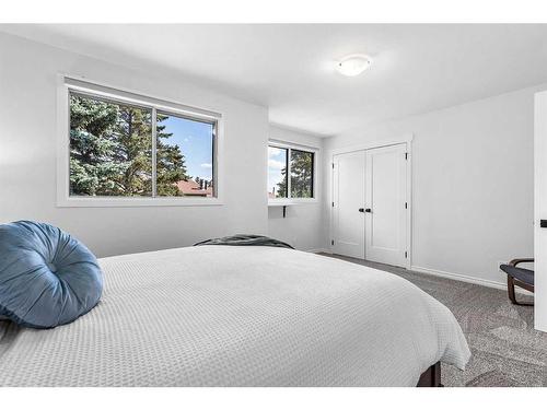 19-4940 39 Avenue Sw, Calgary, AB - Indoor Photo Showing Bedroom