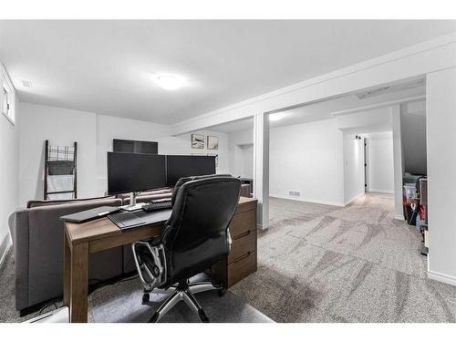 19-4940 39 Avenue Sw, Calgary, AB - Indoor Photo Showing Office