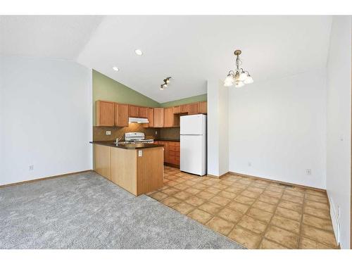 603 Country Village Cape Ne, Calgary, AB - Indoor Photo Showing Kitchen