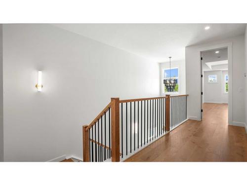 530 30 Avenue Ne, Calgary, AB - Indoor Photo Showing Other Room