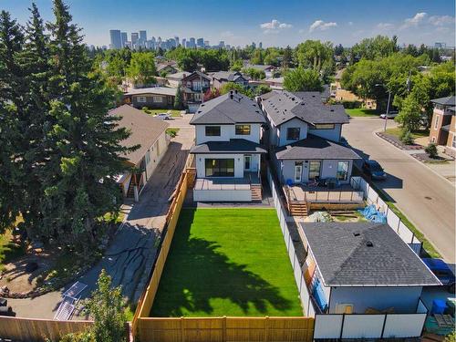 530 30 Avenue Ne, Calgary, AB - Outdoor