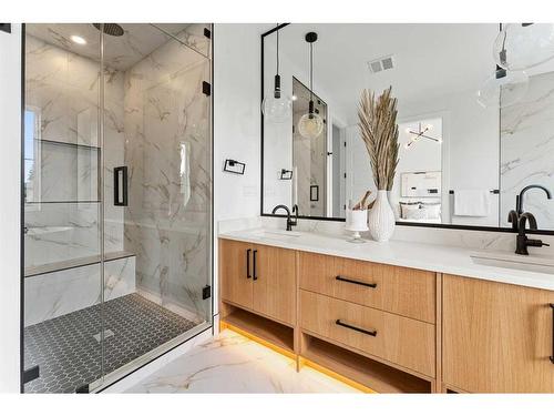 1826 19 Avenue Nw, Calgary, AB - Indoor Photo Showing Bathroom