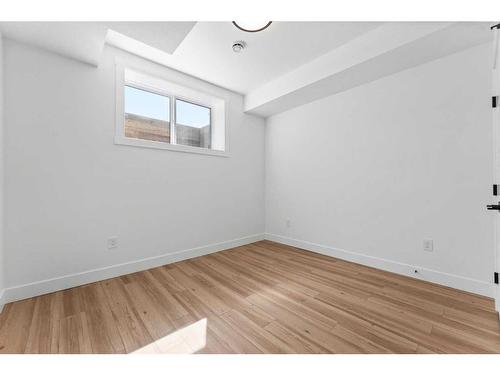 1826 19 Avenue Nw, Calgary, AB - Indoor Photo Showing Other Room