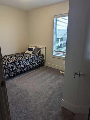 40 Northlander Road West, Lethbridge, AB - Indoor Photo Showing Bedroom