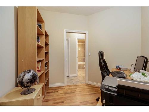 104-1315 12 Avenue Sw, Calgary, AB - Indoor Photo Showing Office