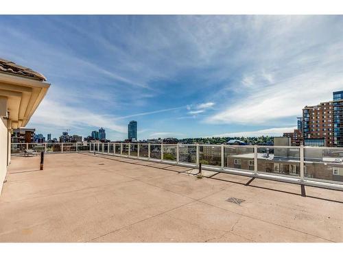 104-1315 12 Avenue Sw, Calgary, AB - Outdoor With View