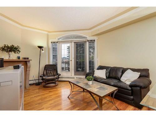 104-1315 12 Avenue Sw, Calgary, AB - Indoor Photo Showing Living Room