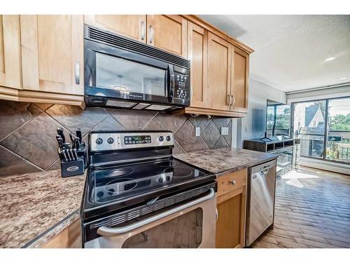 20-712 4 Street Ne, Calgary, AB - Indoor Photo Showing Kitchen