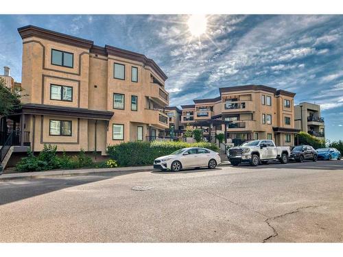 20-712 4 Street Ne, Calgary, AB - Outdoor With Facade