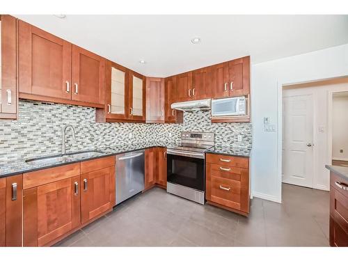 4635 North Haven Drive Nw, Calgary, AB - Indoor Photo Showing Kitchen