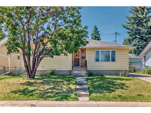 4635 North Haven Drive Nw, Calgary, AB - Outdoor