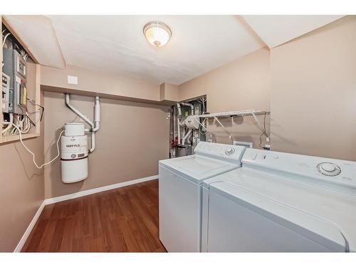 4635 North Haven Drive Nw, Calgary, AB - Indoor Photo Showing Laundry Room