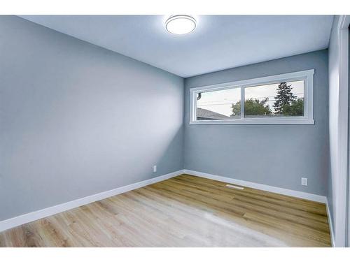 1615 Rouleau Crescent Se, Calgary, AB - Indoor Photo Showing Other Room