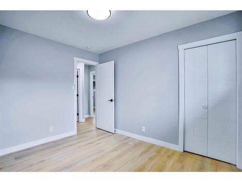 1615 Rouleau Crescent Se, Calgary, AB - Indoor Photo Showing Other Room