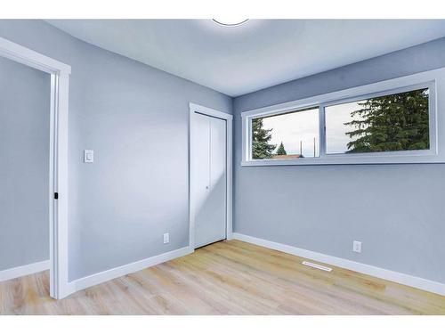 1615 Rouleau Crescent Se, Calgary, AB - Indoor Photo Showing Other Room