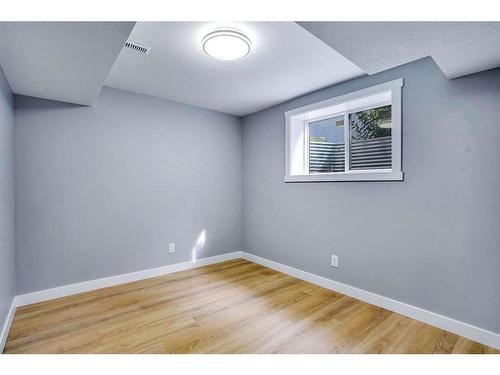 1615 Rouleau Crescent Se, Calgary, AB - Indoor Photo Showing Other Room