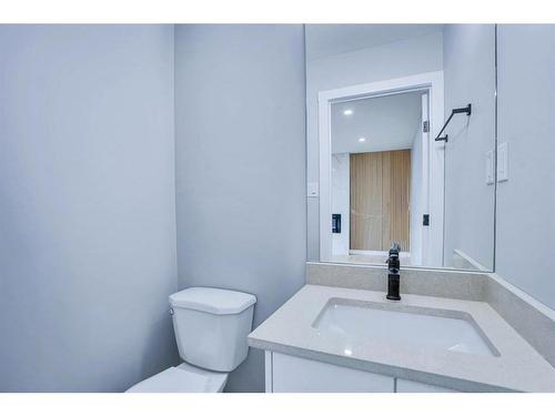 1615 Rouleau Crescent Se, Calgary, AB - Indoor Photo Showing Bathroom