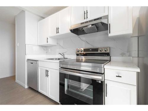 603-1236 15 Avenue Sw, Calgary, AB - Indoor Photo Showing Kitchen