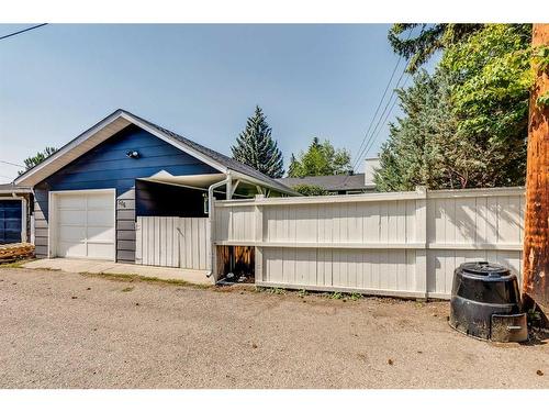 516 Willacy Drive Se, Calgary, AB - Outdoor