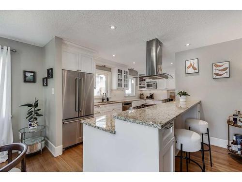 516 Willacy Drive Se, Calgary, AB - Indoor Photo Showing Kitchen With Upgraded Kitchen