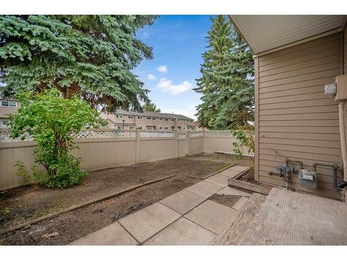 15-5520 1 Avenue Se, Calgary, AB - Outdoor