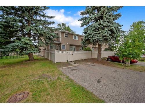 15-5520 1 Avenue Se, Calgary, AB - Outdoor