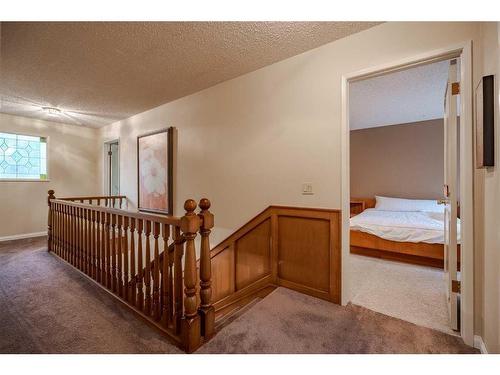 1511 Varsity Estates Drive Nw, Calgary, AB - Indoor Photo Showing Other Room