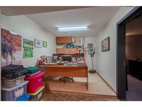 1511 Varsity Estates Drive Nw, Calgary, AB - Indoor Photo Showing Office