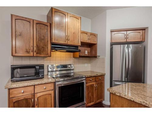 158 Evanscove Circle Nw, Calgary, AB - Indoor Photo Showing Kitchen