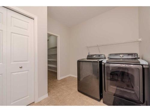 158 Evanscove Circle Nw, Calgary, AB - Indoor Photo Showing Laundry Room