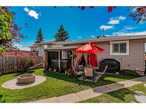 164 Falchurch Road Ne, Calgary, AB - Outdoor