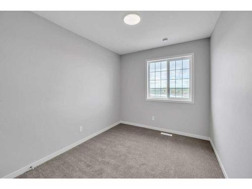 224 Hotchkiss Drive Se, Calgary, AB - Indoor Photo Showing Other Room