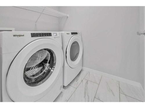 224 Hotchkiss Drive Se, Calgary, AB - Indoor Photo Showing Laundry Room