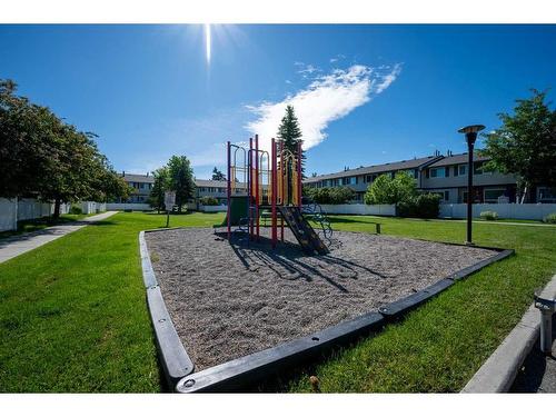 63-740 Bracewood Drive Sw, Calgary, AB - Outdoor