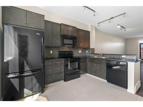 42 Kinlea Common Nw, Calgary, AB - Indoor Photo Showing Kitchen