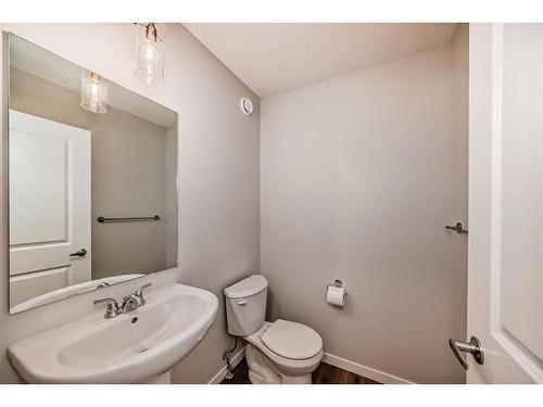 1485 Bayview Point, Airdrie, AB - Indoor Photo Showing Bathroom