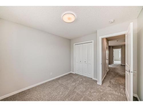 1485 Bayview Point, Airdrie, AB - Indoor Photo Showing Other Room