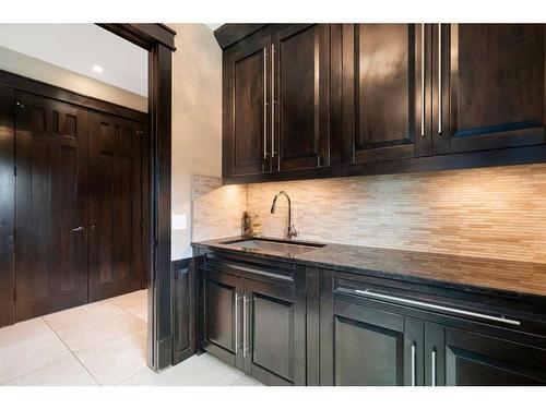 33009 Mountain Glen View, Rural Rocky View County, AB - Indoor Photo Showing Kitchen