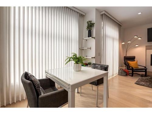 2-1913 30 Street Sw, Calgary, AB - Indoor Photo Showing Dining Room