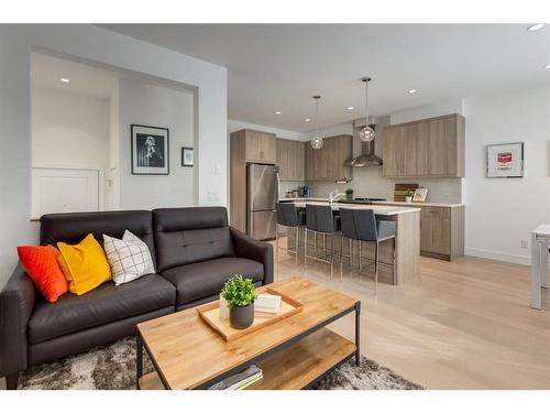 2-1913 30 Street Sw, Calgary, AB - Indoor Photo Showing Living Room